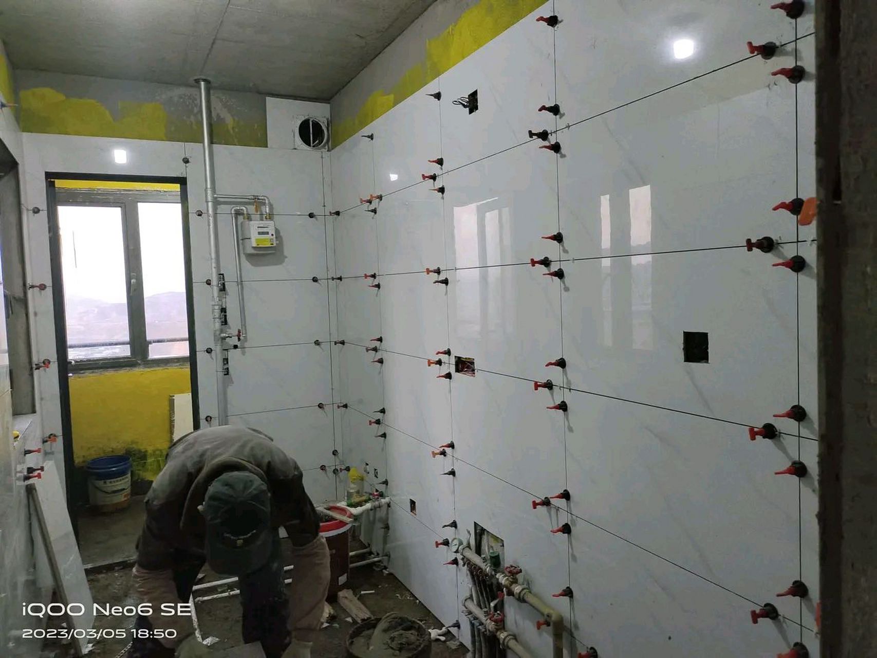 墙砖破损怎么处理视频(墙砖破损怎么处理视频教程)