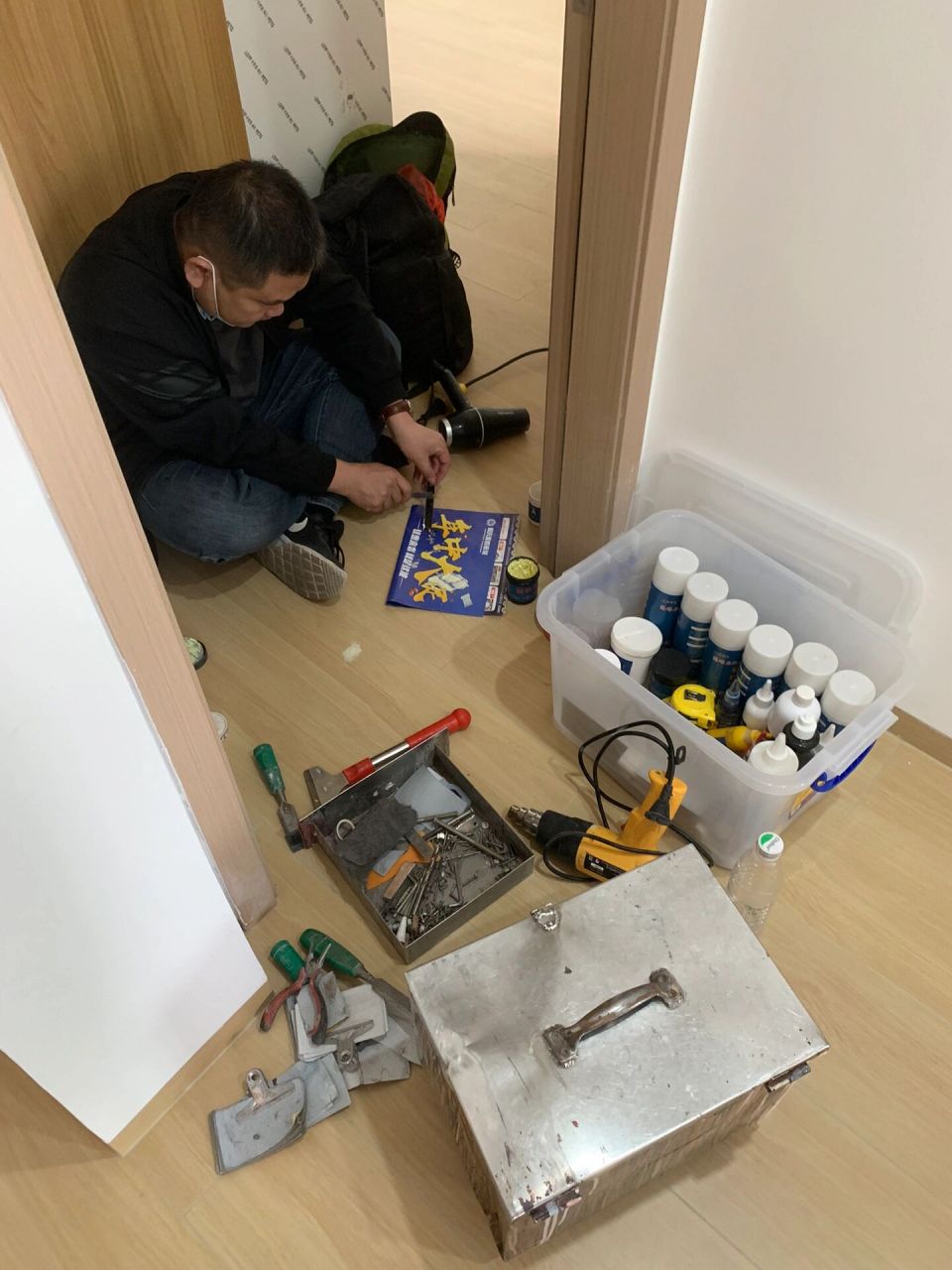 瓷砖烂了用什么修补方法(瓷砖烂了用什么修补方法最好)